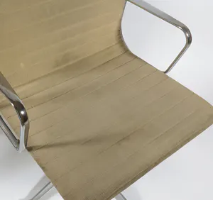 Ray en Charles Eames - Set van zes EA 108 stoelen kopen? Bied vanaf 300!