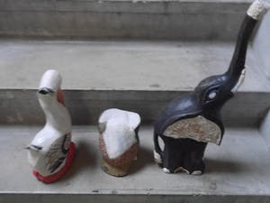 Niet of onleesbaar gesigneerd - pelikaan/olifant/uil kopen? Bied vanaf 1!