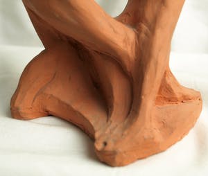 Klaas Pijlman - Beeldje van Terracotta , “Omhelzing” – ca 1980 kopen? Bied vanaf 1!