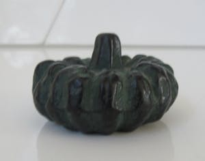 Niet of onleesbaar gesigneerd - Bronzen pompoen presse papier kopen? Bied vanaf 10!