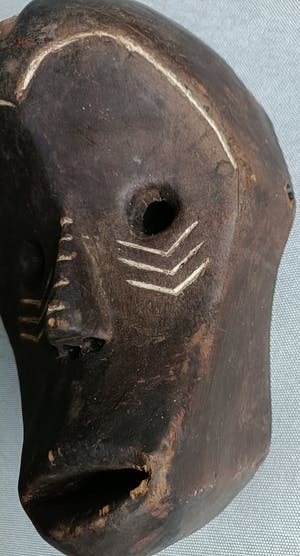 Ngbaka - Apenmasker -geen minimum- kopen? Bied vanaf 1!