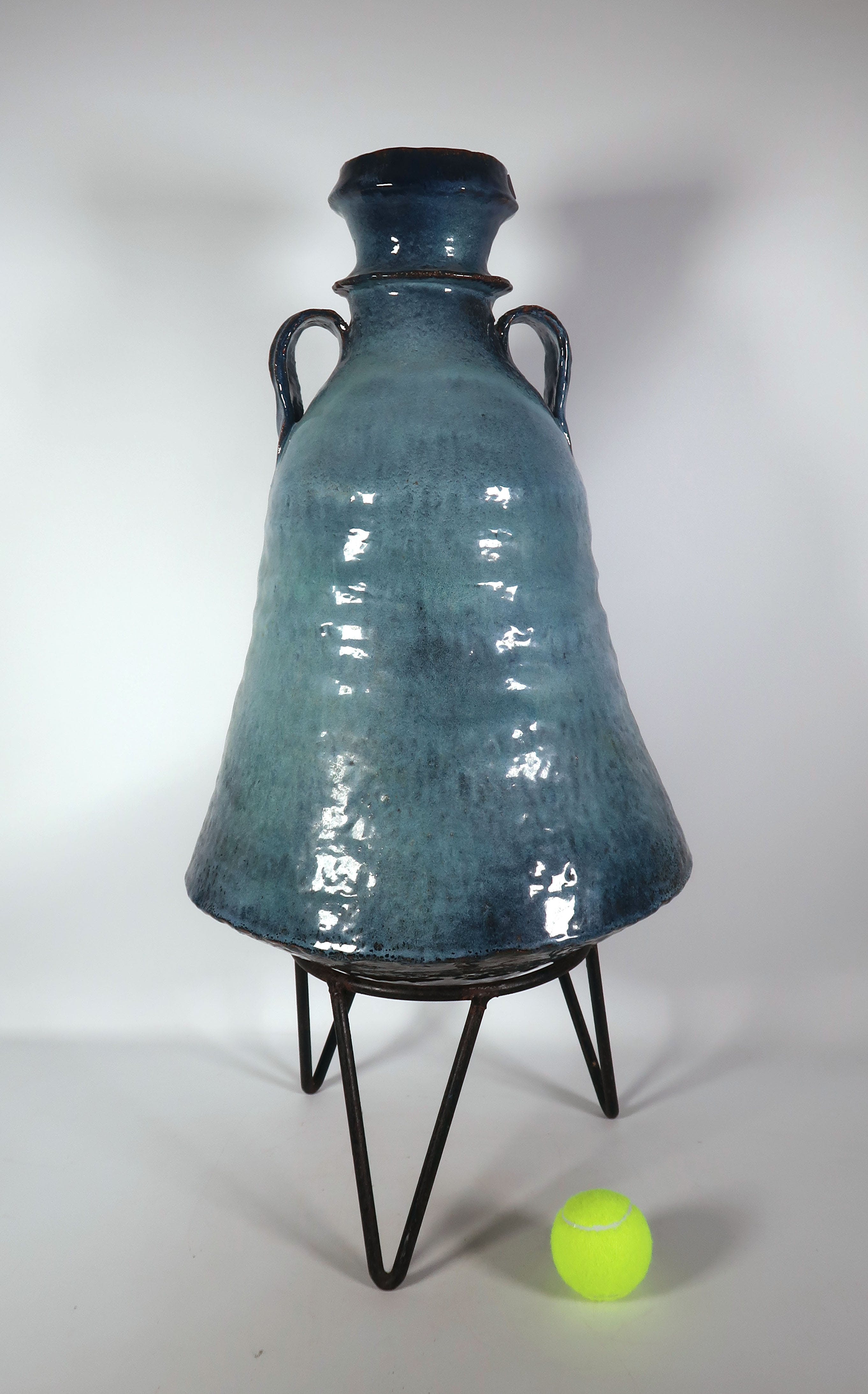 Peter von Hartsvelt Müller - Aardewerk, Amfora vaas met standaard (Groot) kopen? Bied vanaf 70!