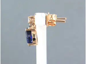 18k gouden oorhangers met saffier tot. 1,34ct en briljant geslepen diamant kopen? Bied vanaf 360!