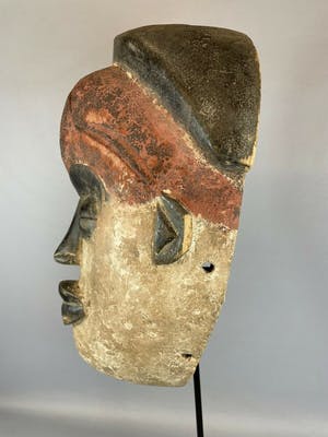 Bakongo - 210806 - Tribal used African mask from the Bakongo - Congo. kopen? Bied vanaf 40!
