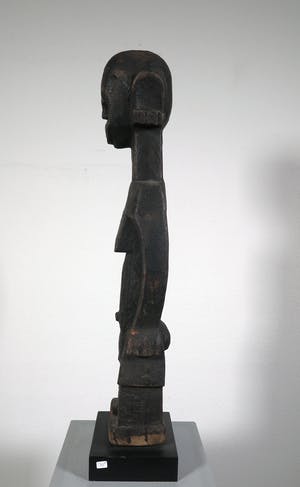 Keaka - Hout, Staand vrouwenfiguur kopen? Bied vanaf 1!