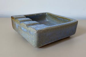 Potterij Zaalberg - Asbak met lichtblauw kristalline glazuur kopen? Bied vanaf 1!