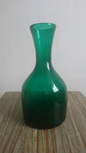 Max Verboeket - Smaragd groene karaf (Antiqua serie jaren '60) kopen? Bied vanaf 1!