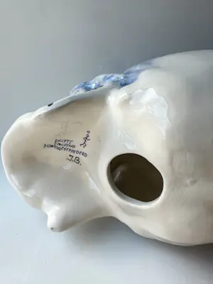 Jan Born - Handgeschilderde keramieken skull delftsblauw stijl kopen? Bied vanaf 95!