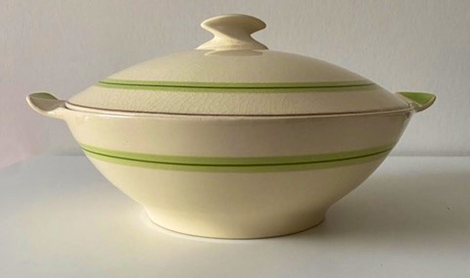 Plateelbakkerij Zuid-Holland - Leen Muller ; Zeldzame art deco dekschaal Vermu 1931/1940 kopen? Bied vanaf 30!