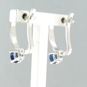 14k witgouden oorhangers bezet met saffier tot. 1.22ct kopen? Bied vanaf 360!