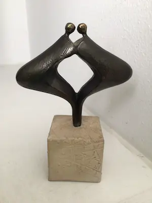 Corry Ammerlaan - Sculptuur “ VERBONDENHEID “ kopen? Bied vanaf 1!