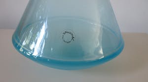 Vincenzo Nason - Lichtblauwe dikwandige wankelkaraf - Murano kopen? Bied vanaf 1!