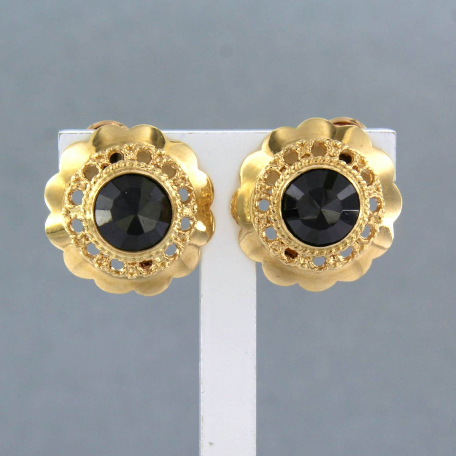 14k geel gouden oorclips bezet met granaat - 5.1 gram kopen? Bied vanaf 500!