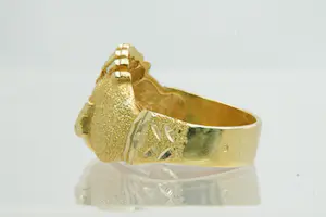 49 - Mooie 18 krt geel gouden Surinaamse vriendschaps-ring - unisex model kopen? Bied vanaf 560!