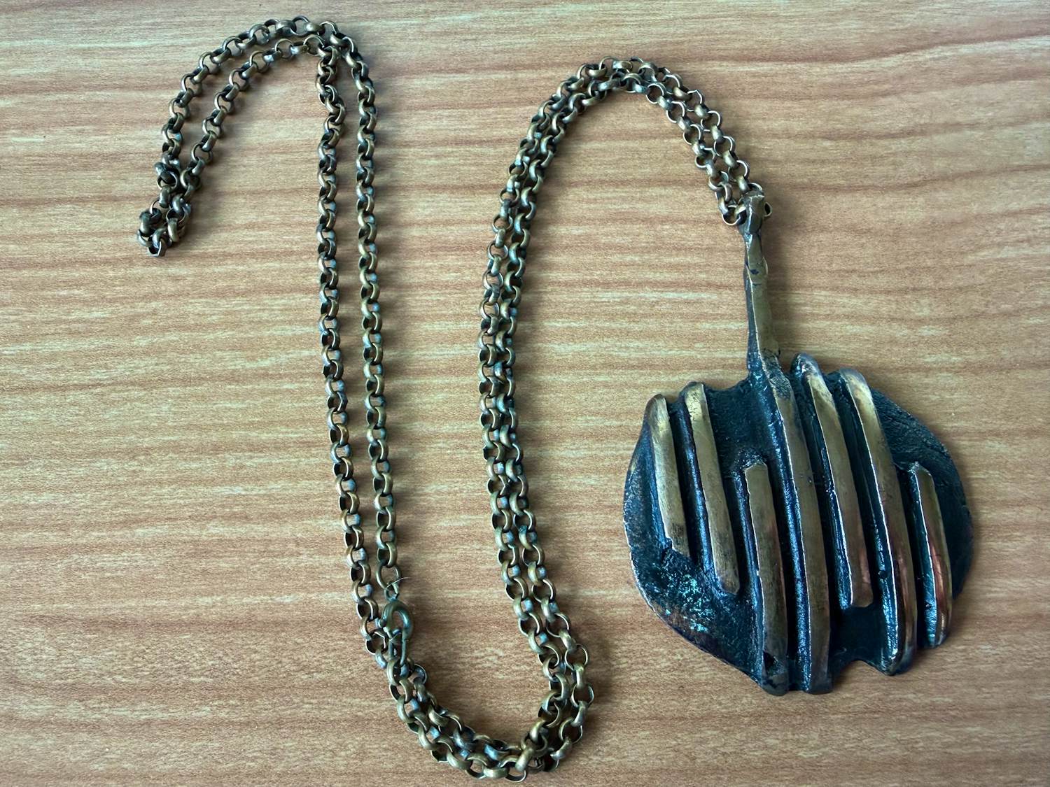 Harrie Lenferink - Prachtige bronzen hanger met originele ketting. kopen? Bied vanaf 125!