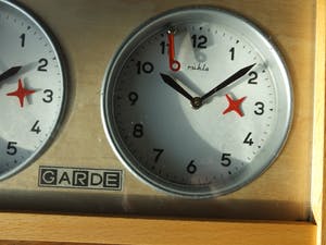 Curiosa - Prachtig en goed werkend schaakklokje in een perfecte staat. kopen? Bied vanaf 1!