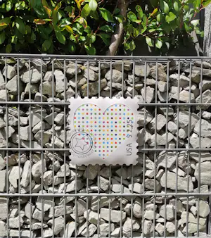 Ad van Hassel - POP-ART STAMP – DAMIEN LOVE kopen? Bied vanaf 100!