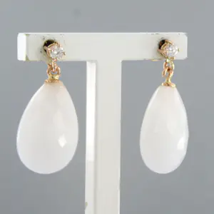 18k gouden oorhangers bezet met opaal en briljant geslepen diamant tot. 0.09ct kopen? Bied vanaf 300!