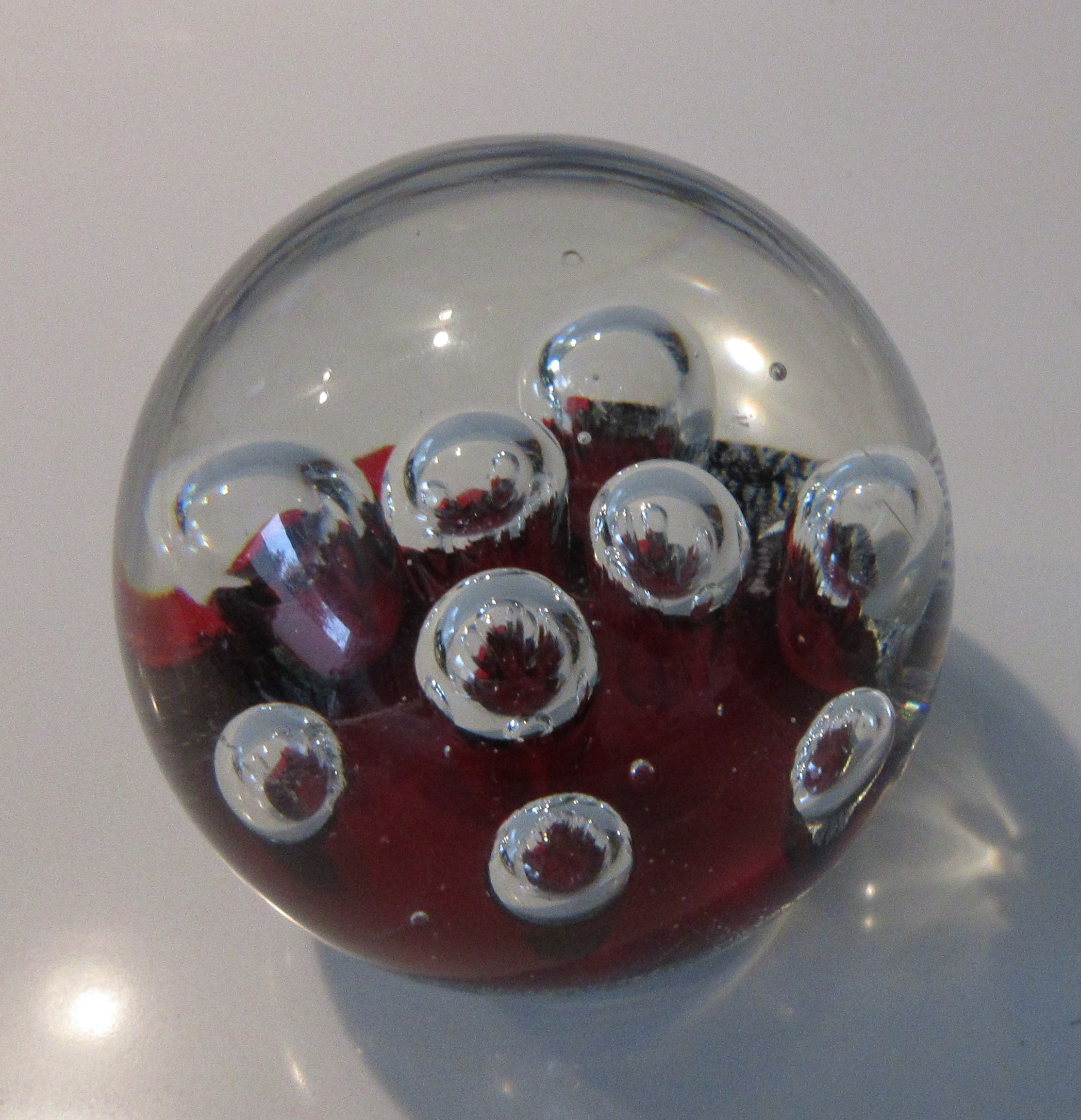 Niet of onleesbaar gesigneerd - Kunstglazen presse papier kopen? Bied vanaf 1!