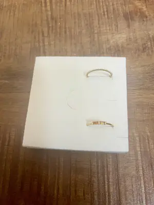 Twee gouden aanschuifringen kopen? Bied vanaf 225!