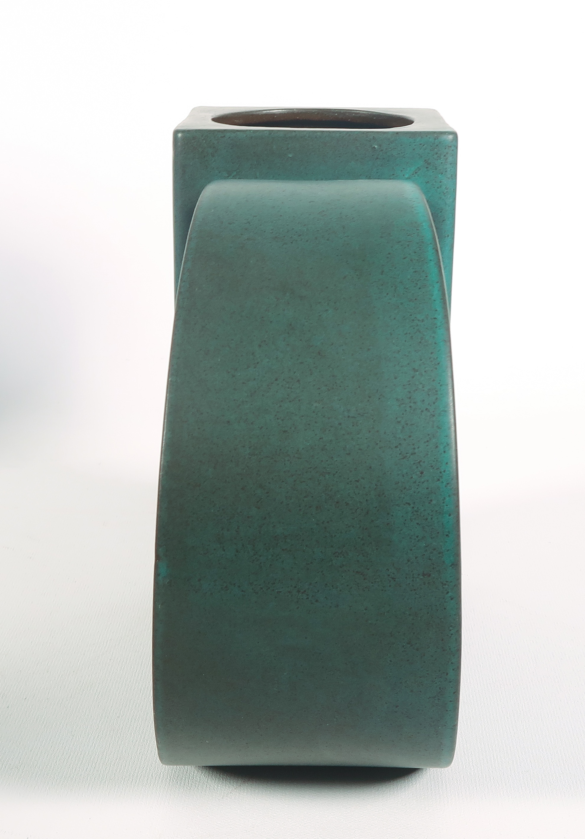 Zweitse Landsheer - Lot van 4 keramieken Cor Unum vazen kopen? Bied vanaf 60!