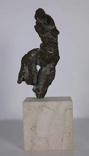 Gerard Engels - Brons, Vrouwfiguur op stenen sokkel + 3 boeken kopen? Bied vanaf 350!