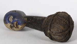 Vili - Hout, Reliekbeeld (Gezicht met twee kleuren) kopen? Bied vanaf 1!