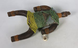 Namchi - Vruchtbaarheidspop van hout en kralen kopen? Bied vanaf 1!