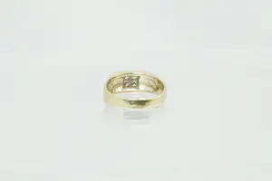 80 - Stijlvolle 14krt gouden pavé ring met 4 briljant gesl. (0.30ct) diamant kopen? Bied vanaf 230!