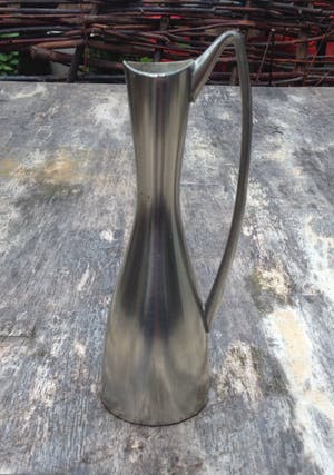 Niet of onleesbaar gesigneerd - Vintage tinnen vaasje van Metawa kopen? Bied vanaf 1!