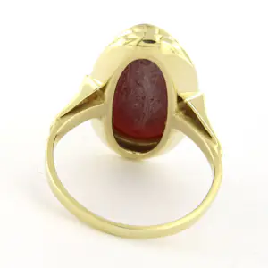 14k geelgouden ring bezet met koraal - 4.5 gram - ringmaat 17.25(54) kopen? Bied vanaf 350!