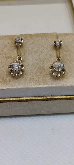Gouden 18k oorbellen met diamanten ,toetsteen bij juwelier. kopen? Bied vanaf 350!