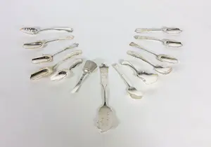 Lot van diverse (2e gehalte) zilveren lepeltjes en suikerschepjes kopen? Bied vanaf 240!