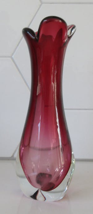 Niet of onleesbaar gesigneerd - Dubbelwandige Murano Sommerso Cranberry vrijgevormde vaas kopen? Bied vanaf 10!