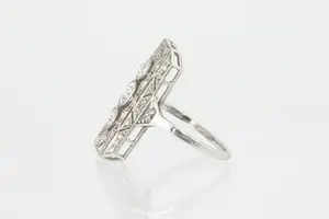 33 - omstreeks 1920 gemaakte BWPG Art Deco dames ring met ca. 1 ct diamant. kopen? Bied vanaf 520!