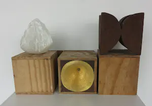 Ida De Roy - Paul Beckers, en anderen! 7 kunstwerken in houten kistjes in diverse technieken kopen? Bied vanaf 350!