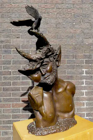 Aat Veldhoen - Faun en vogel, bronzen beeld op sokkel (groot, zwaar, unica) kopen? Bied vanaf 1350!