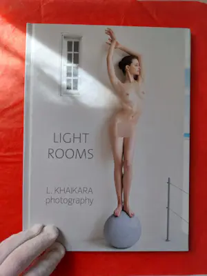 Lidiia Khaikara - "Meisje op de bal" + Fotoboek "Lichte kamers" kopen? Bied vanaf 160!