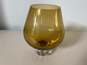 Bo Borgstrom - Amber glazen bokaalvaas op voet kopen? Bied vanaf 1!