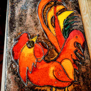 Ruscha - Wandbild Keramikplatte Bunter Hahn Handbemalt aus den 60er/70er Jahren kopen? Bied vanaf 89!