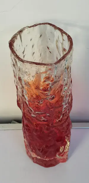 Geoffrey Baxter - Bark Vaas Ruby Red kopen? Bied vanaf 30!