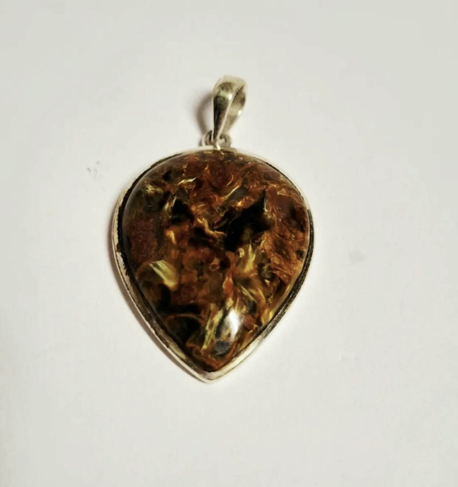 Nieuwe hartvormige hanger met gouden Pietersiet kopen? Bied vanaf 70!