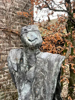 Renee van Leusden - bijzonder figuurlijk beeld uitgevoerd in brons kopen? Bied vanaf 800!