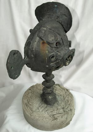 Niet of onleesbaar gesigneerd - Bronzen beeld op betonnen voet , "Autoclaxon" kopen? Bied vanaf 1!