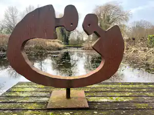 Albrecht Genin - prachtig abstract beeld van twee figuren in ijzer verkauft für € 1600!