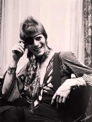 Nico Koster - Ingelijste foto van David Bowie in het Amstel Hotel Amsterdam 1973 verkocht voor € 1!