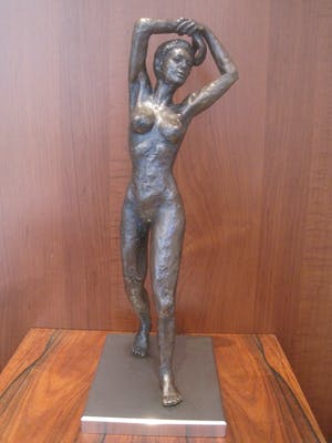 Brons (Onbekend) - Poserende vrouw. kopen? Bied vanaf 150!