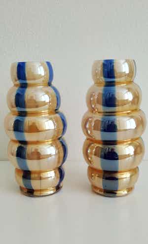 Niet of onleesbaar gesigneerd - 2 prachtige vazen, parelmoer, glas, Art Deco verkocht voor € 1!