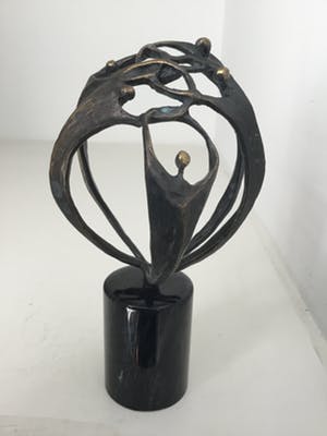 Corry Ammerlaan - Bronzen sculptuur “ De handen ineen “ kopen? Bied vanaf 35!