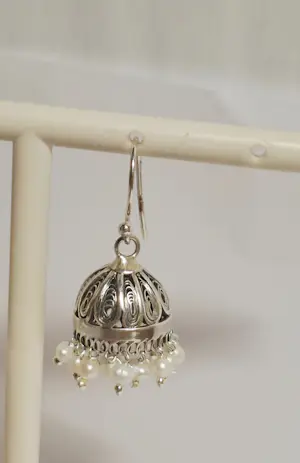 Nieuwe zilveren Jhumka oorbellen kopen? Bied vanaf 70!